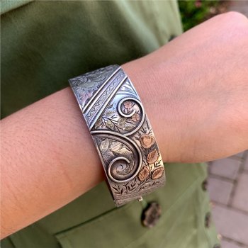 English Victorian Engraved Bangle 800-05283